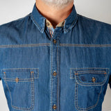 Chemise homme à manches longues en jean bleu zoom poitrine et col)