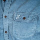 Chemise à manches longues bleu indigo en velours Back to Legend (zoom broderie sur la poche)