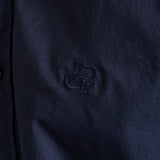Chemise homme à manches longues bleu marine en popline (zoom broderie)