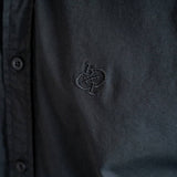 Chemise noire à manches longues en popline pour Homme (zoom broderie)