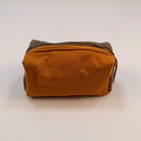 Pochette multi usage upcyclée orange et marron BACK TO LEGEND (face arrière)