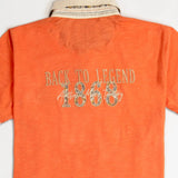 Polo slub orange à col contrasté pour homme BACK to LEGEND (zoom broderie dorsale)