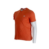 T-shirt homme orange col V en coton slub (vue de 3/4 face)