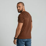 T-shirt maori marron pour homme col V BACK TO LEGEND