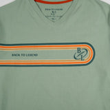 T-shirt homme vert écume col V BACK TO LEGEND (zoom poitrine et col)