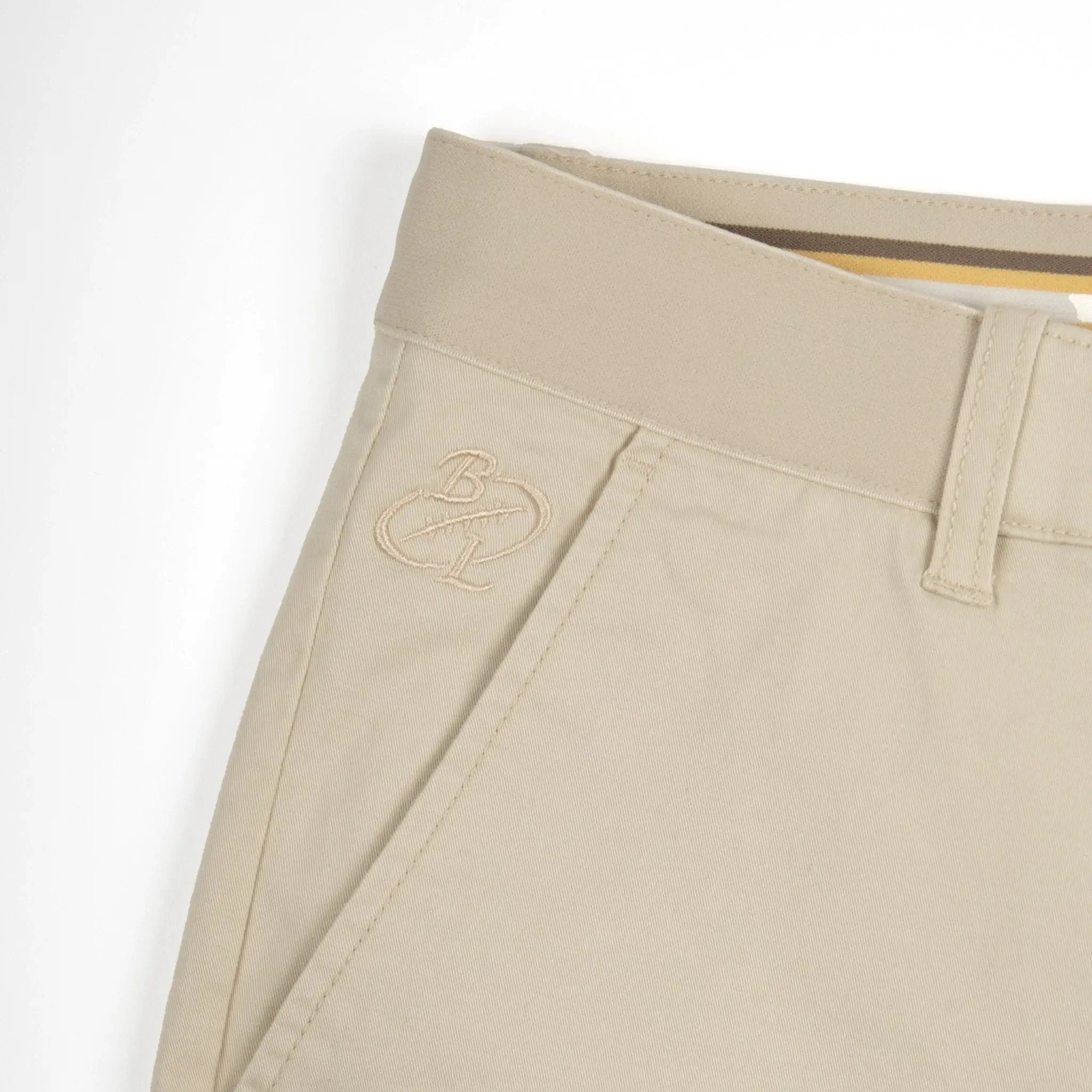 Bermuda coupe chino beige pour homme BACK TO LEGEND (zoom poche latérale)