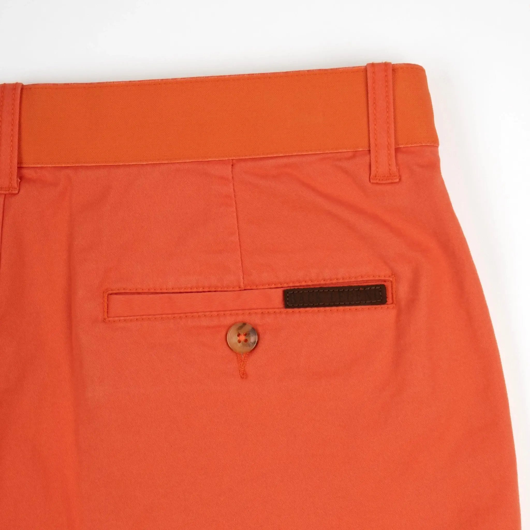 Bermuda coupe chino orange pour homme BACK TO LEGEND (zoom poche arrière)