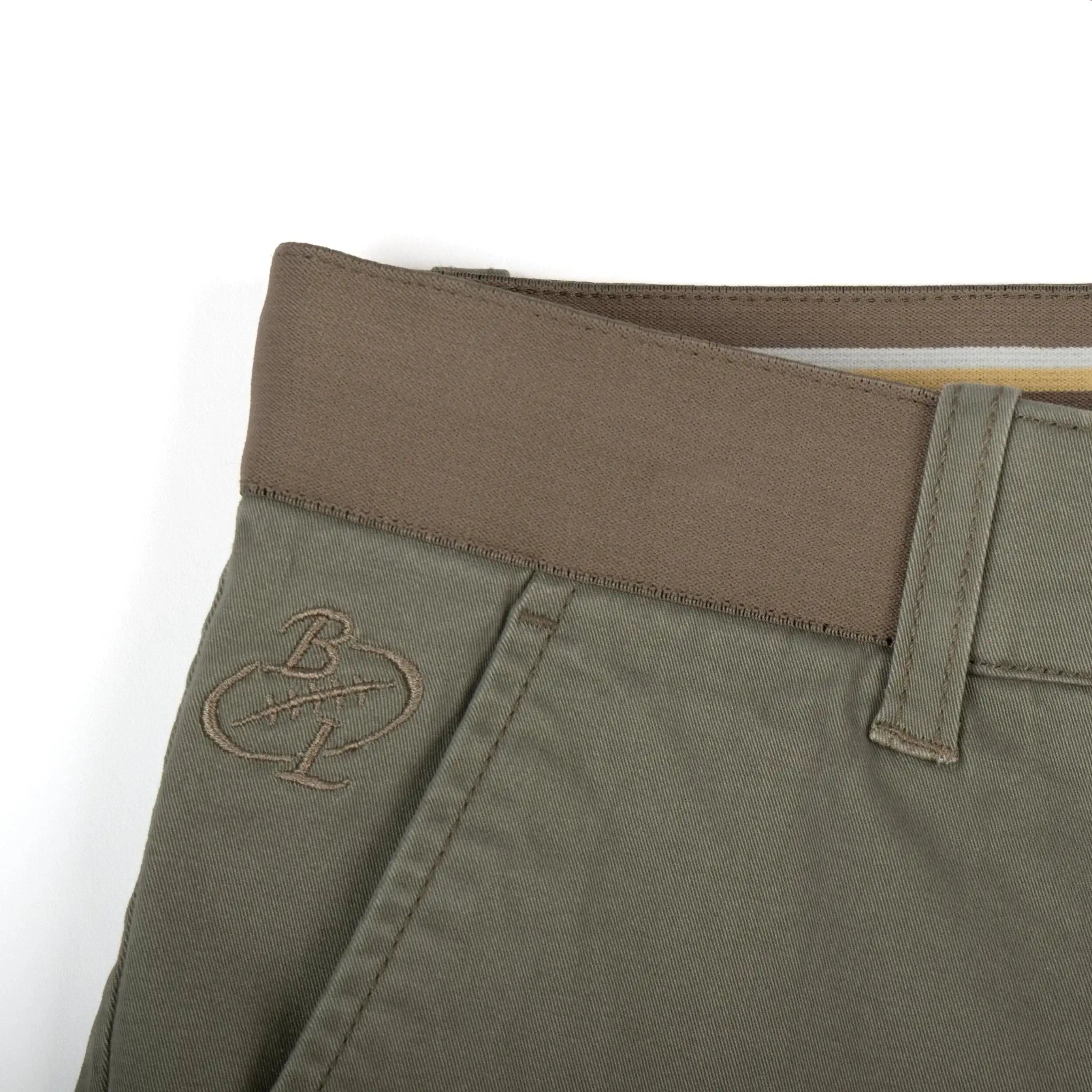 Bermuda coupe chino vert amande pour homme BACK TO LEGEND (zoom poche latérale)