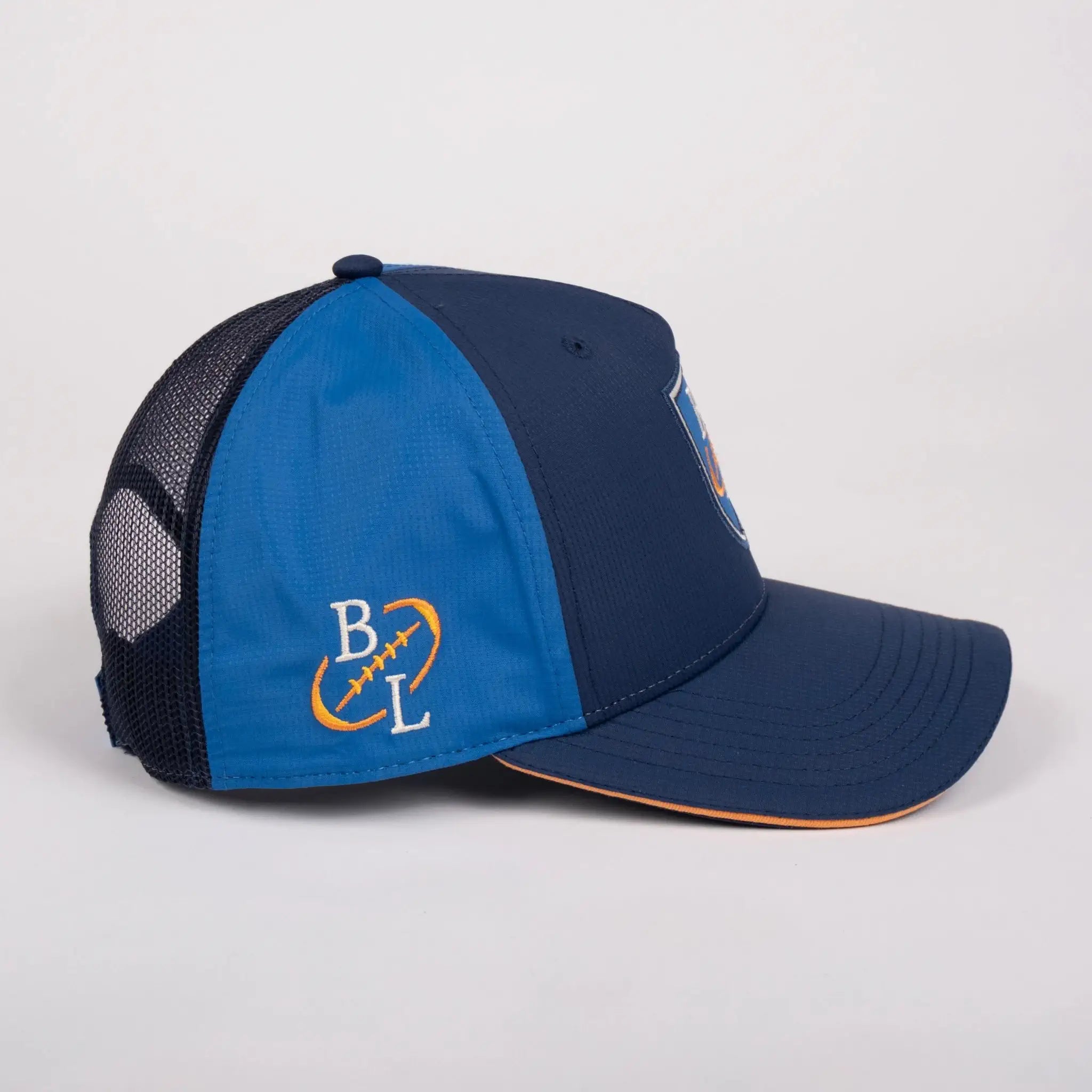 Casquette signature BACK to LEGEND au design bicolore bleu (vue de profil droit)