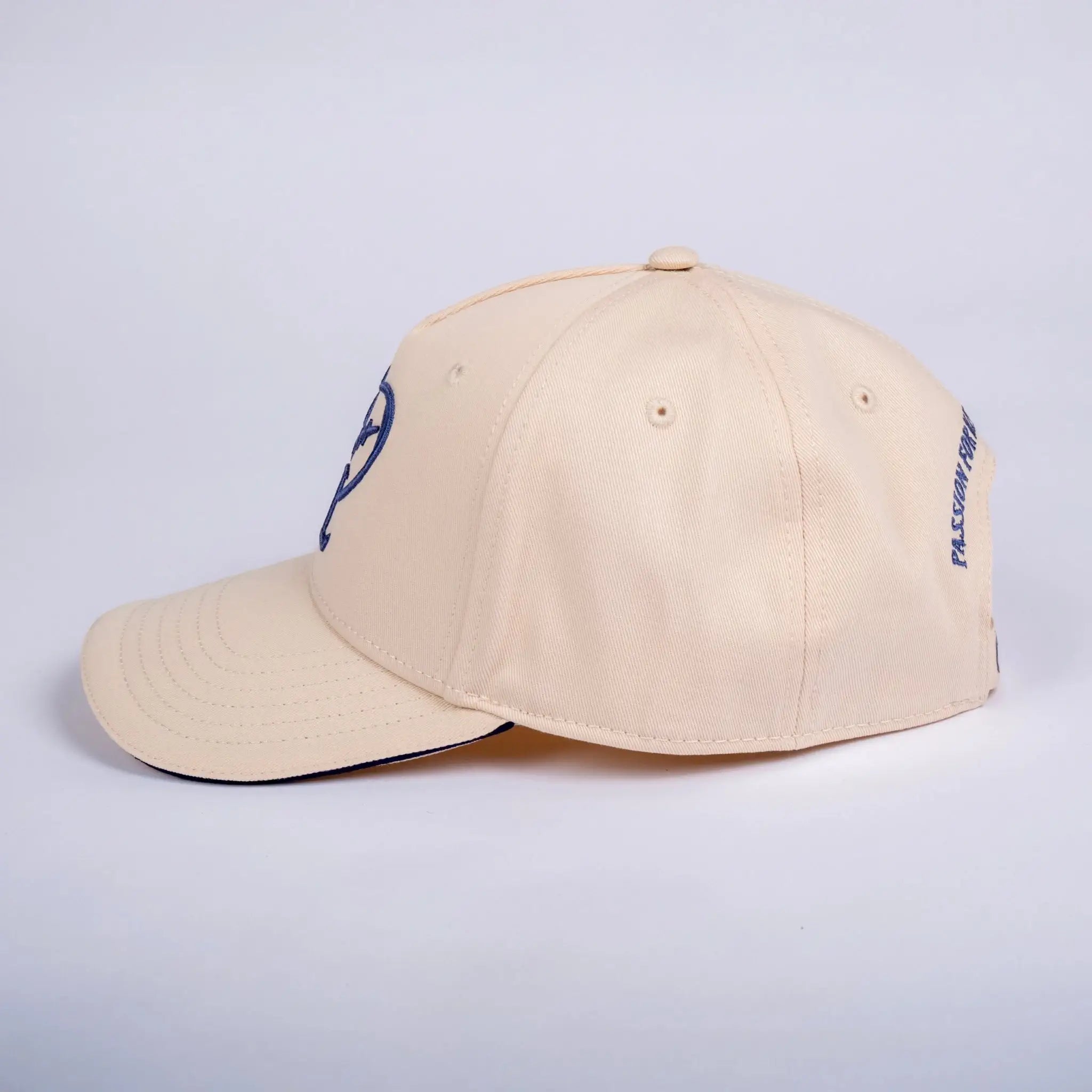 Casquette blanche signature rugbystique BACK to LEGEND (vue de profil gauche)
