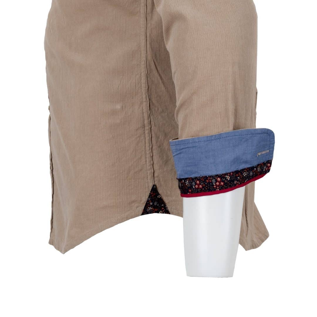 Chemise beige à manches longues en velours côtelé (zoom revers de manche)