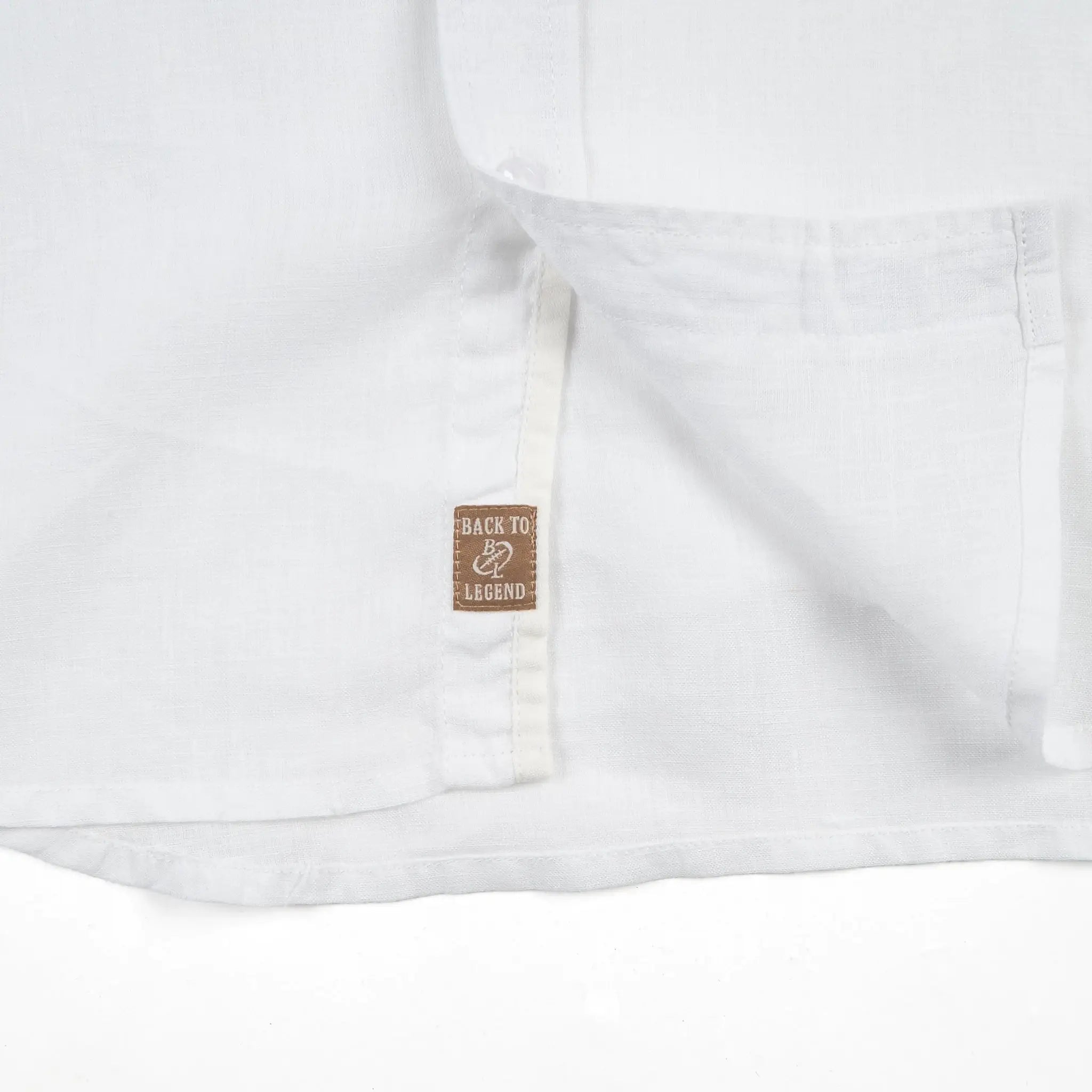 Chemise homme blanche 100% lin BACK to LEGEND (Zoom détails bas de vêtement)
