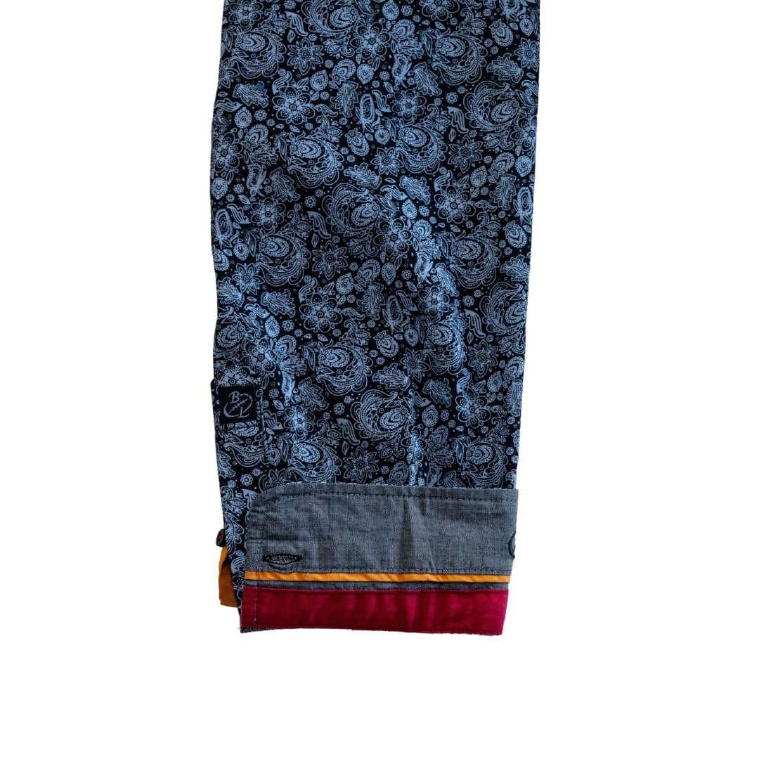 Chemise à manches longues homme grise en popline florale (zoom poignet)