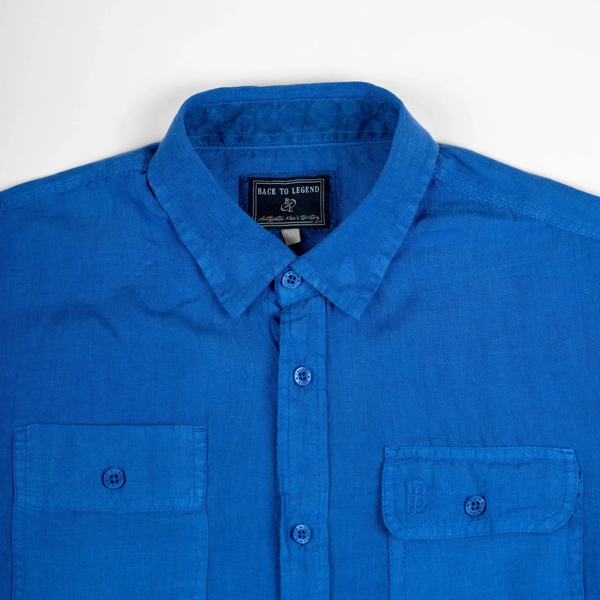 Chemise bleue à manches longues homme en lin BACK to LEGEND (zoom sur le col)