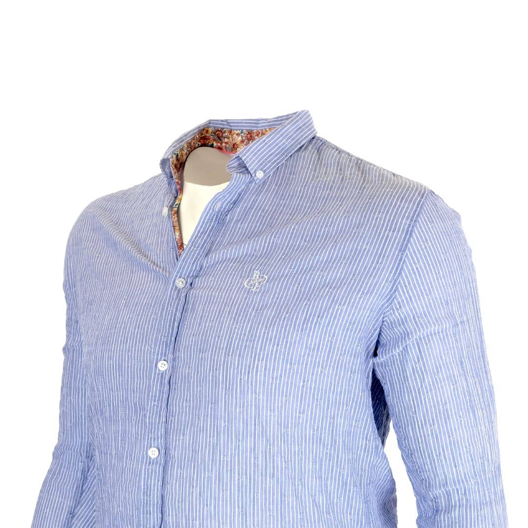 Chemise bleu ciel rayée à manches longues Blacks Legend (zoom poitrine et col)