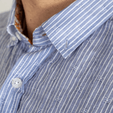 Chemisette bleue à rayures pour homme BACK to LEGEND (zoom col boutonnée)