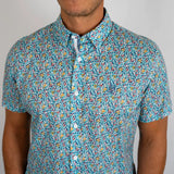 Chemisette fleurie turquoise pour Homme Blacks Legend (zoom poitrine)
