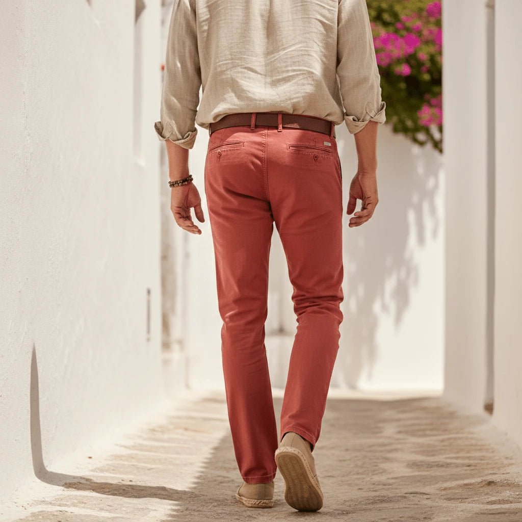 Pantalon chino rouge pâle pour Homme Blacks Legend (vue de dos)