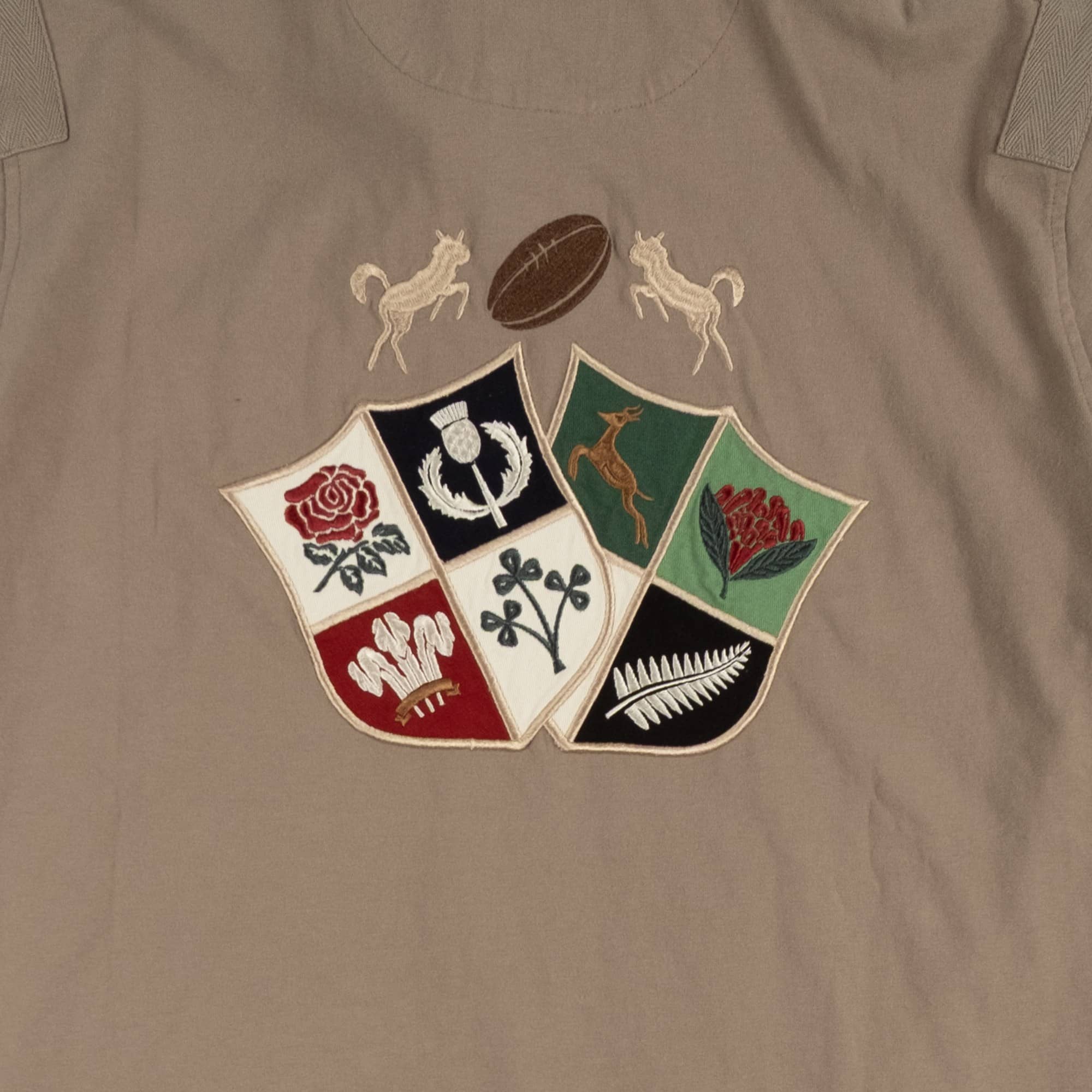 Polo homme Barbarians vert amande toucher peau de pêche BACK TO LEGEND (écusson brodé sur la poitrine)