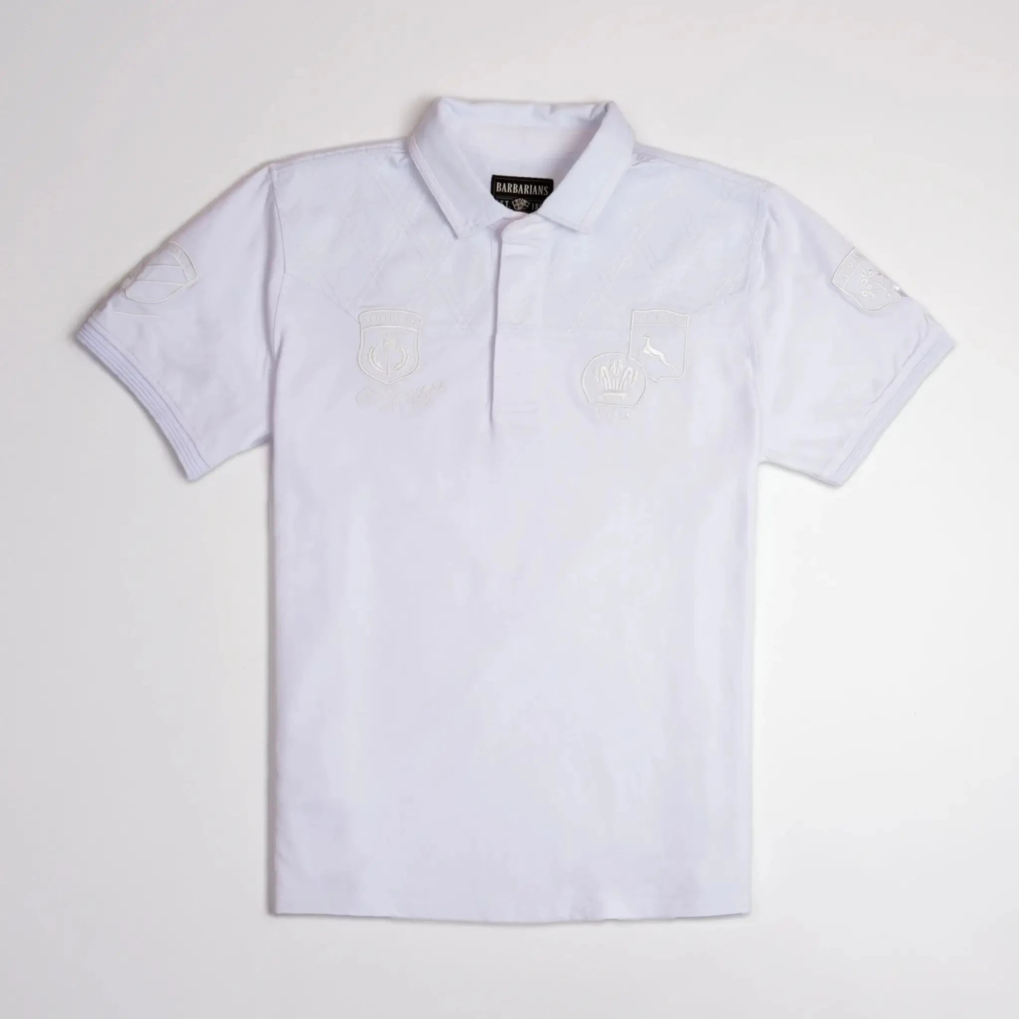Polo scapulaire blanc Barbarians BACK to LEGEND (vêtement à plat de face)