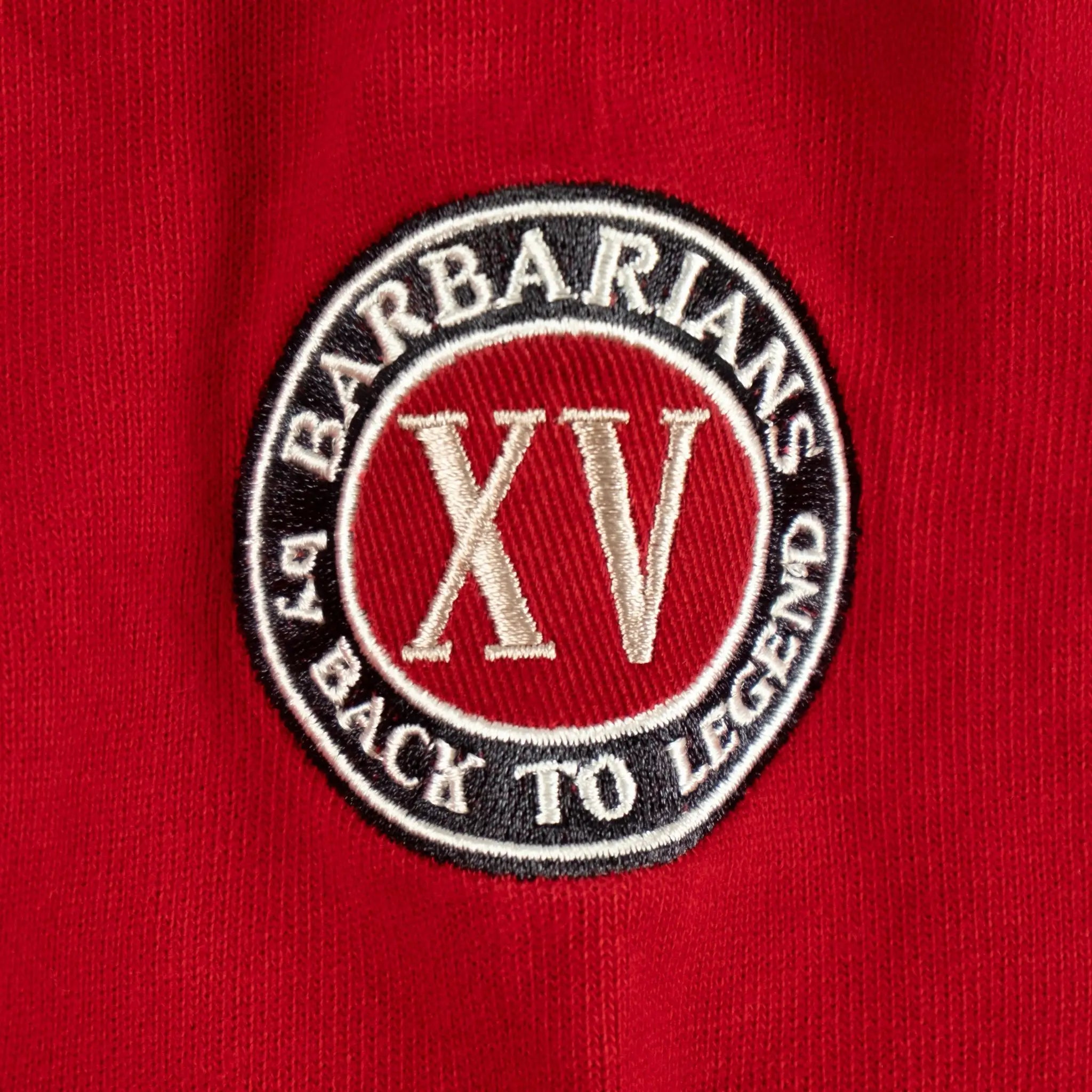 Polo XV Barbarians rouge toucher peau de pêche BACK TO LEGEND (zoom badge)
