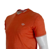 T-shirt homme orange col V en coton slub (zoom poitrine et col)