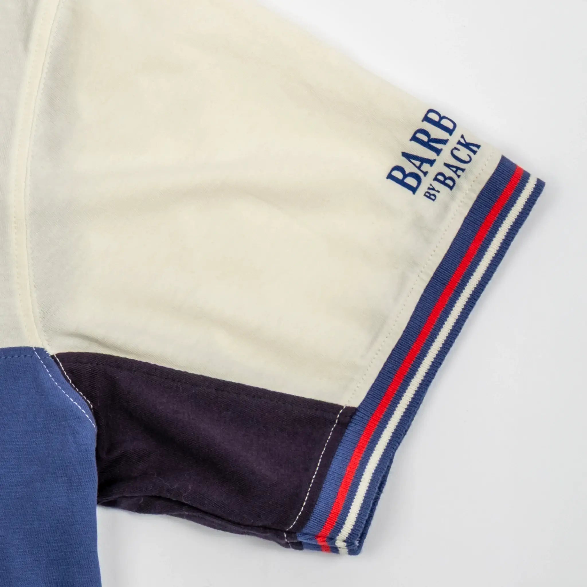 T-shirt rugbywear tricolore Barbarians by  BACK to LEGEND (détail finitions bords de manche)