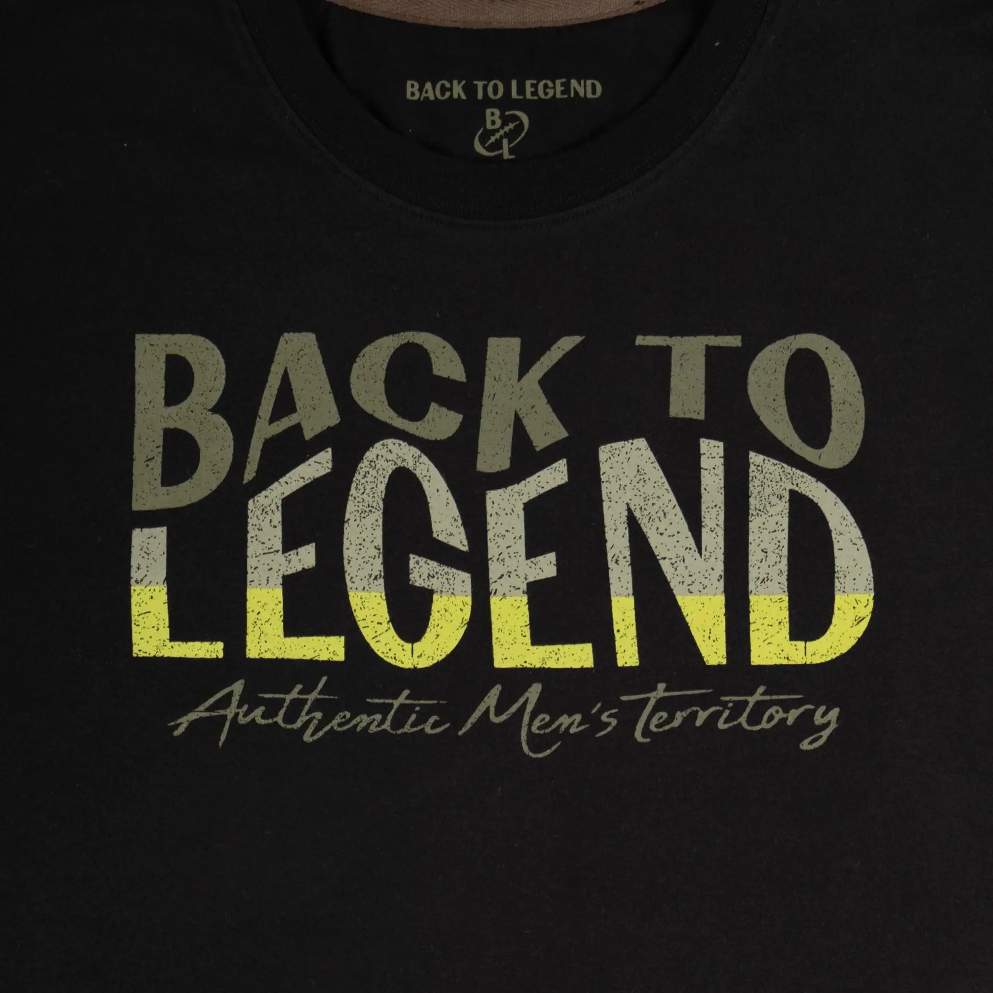 T-shirt homme noir col rond BACK TO LEGEND (zoom print poitrine)
