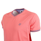 T-shirt rose col V pour homme BACK TO LEGEND (zoom poitrine et col)