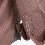 Chemise homme beige à manches longues et motif fantaisie (Zoom poignet)